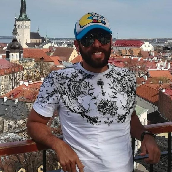 Meet your Posher, Alejandro - Picture 1 of 1